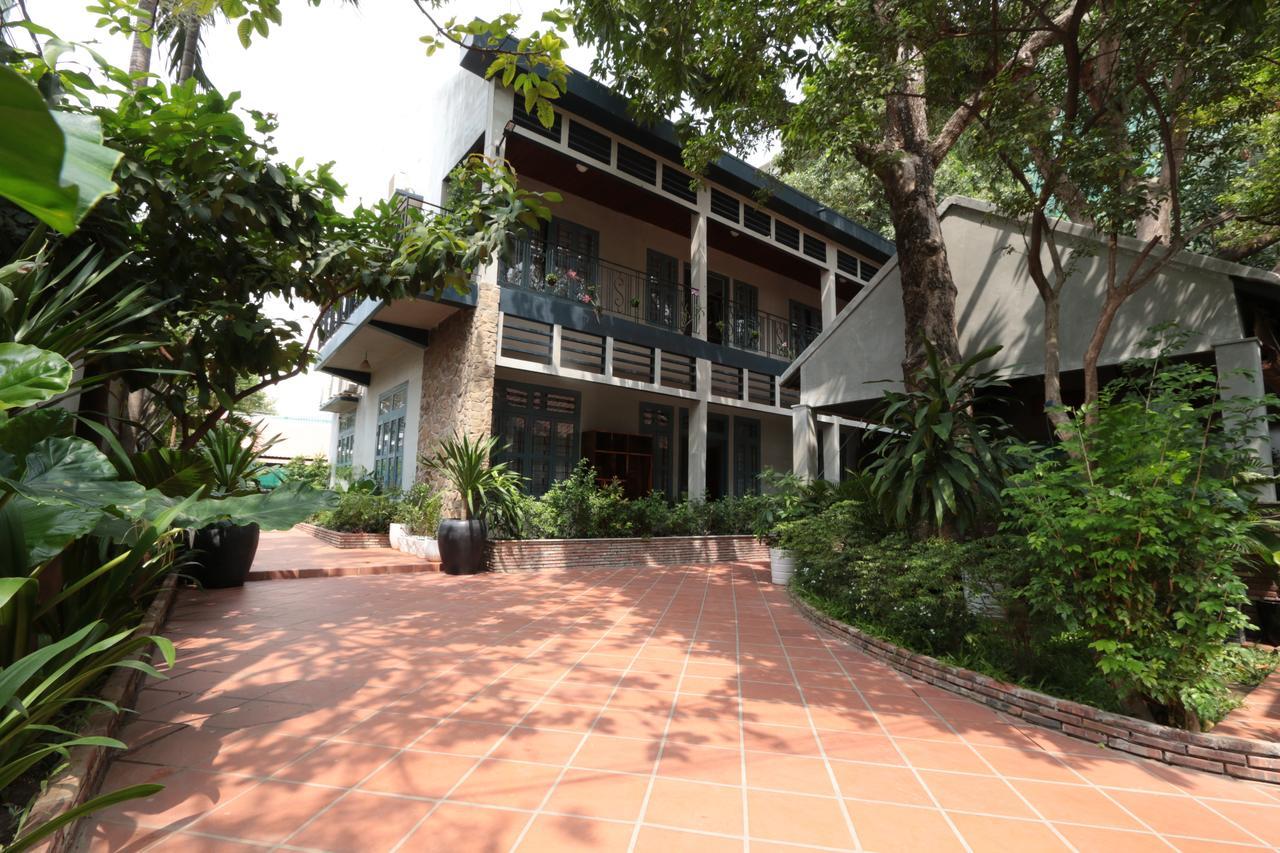 Corner9 Bassac Boutique Hotel พนมเปญ ภายนอก รูปภาพ