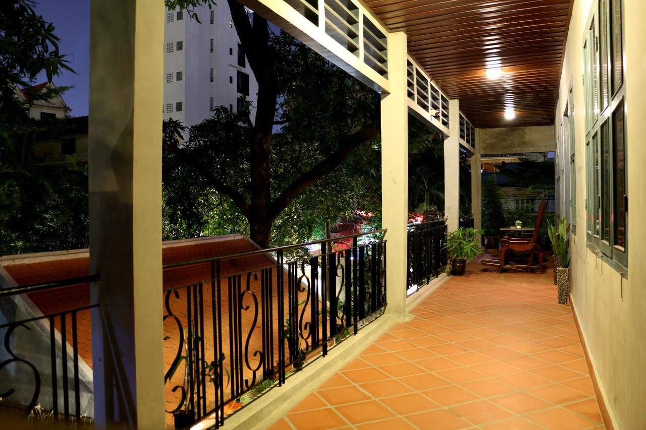 Corner9 Bassac Boutique Hotel พนมเปญ ภายนอก รูปภาพ
