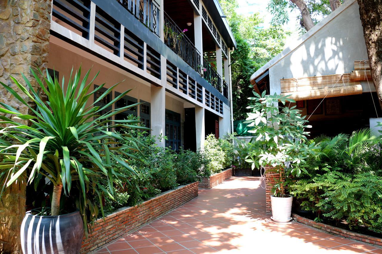 Corner9 Bassac Boutique Hotel พนมเปญ ภายนอก รูปภาพ