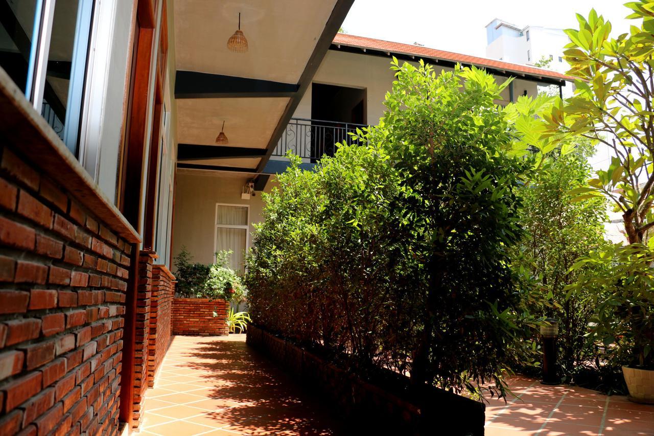 Corner9 Bassac Boutique Hotel พนมเปญ ภายนอก รูปภาพ